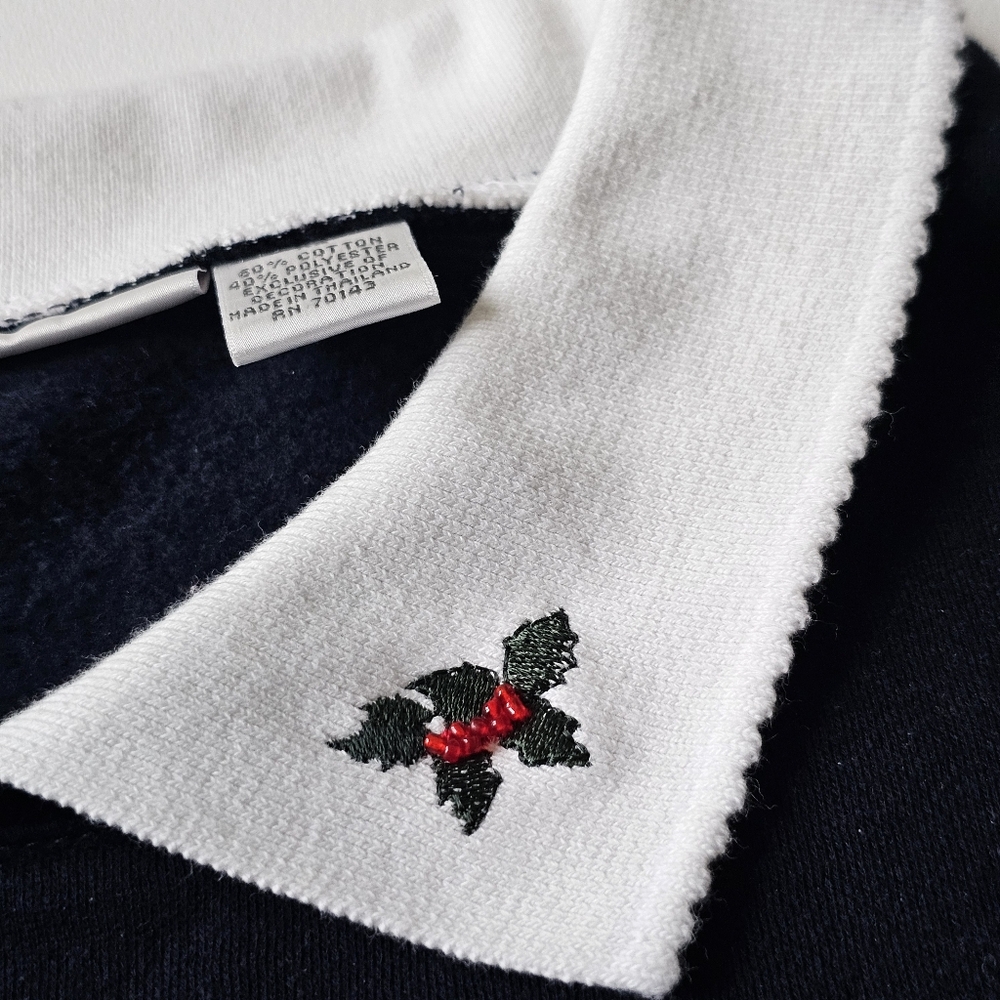 90s Hastings & Smith Embroidered Christmas Sweatshirt XL Angel Holly Collar Navy - Picture 4 of 10